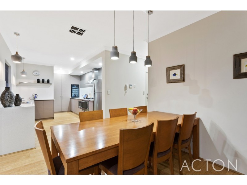 2/8 Socrates Parade, North Coogee WA 6163