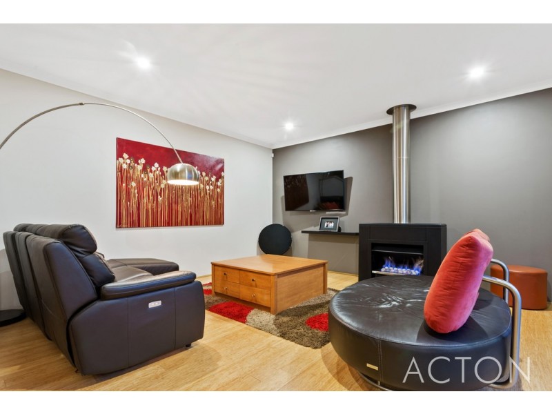 2/8 Socrates Parade, North Coogee WA 6163