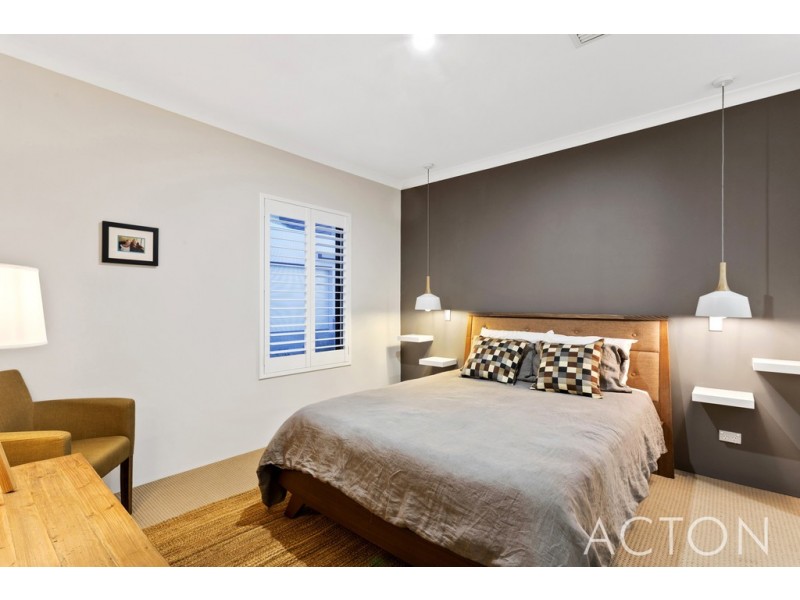 2/8 Socrates Parade, North Coogee WA 6163