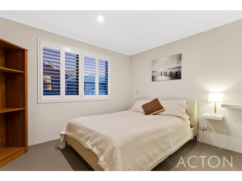 2/8 Socrates Parade, North Coogee WA 6163