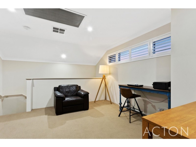 2/8 Socrates Parade, North Coogee WA 6163