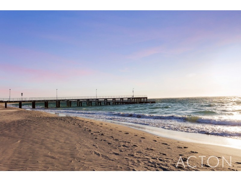 2/8 Socrates Parade, North Coogee WA 6163