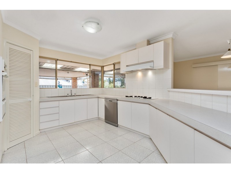 5 Nancy Way, Coogee WA 6166