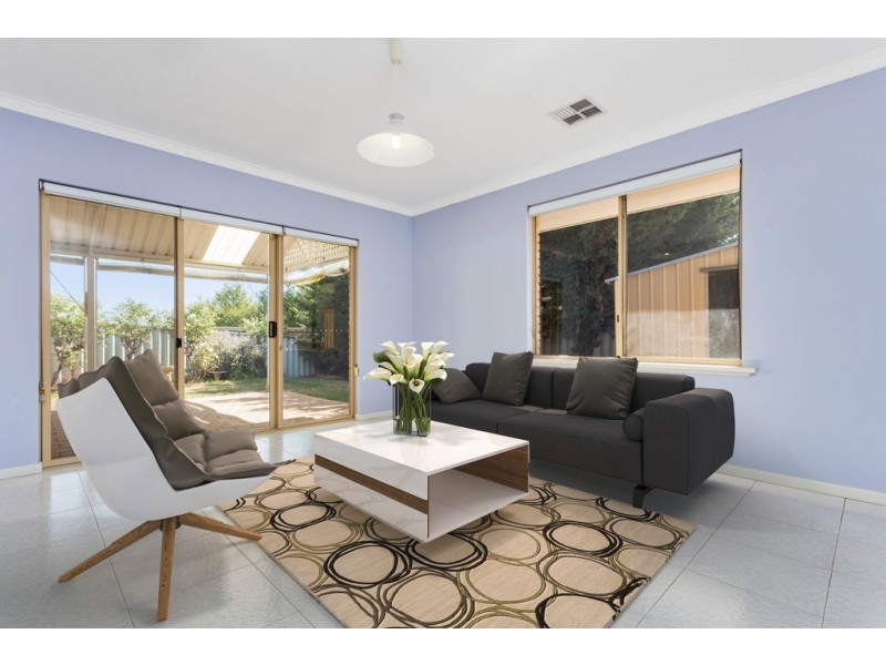 5 Nancy Way, Coogee WA 6166