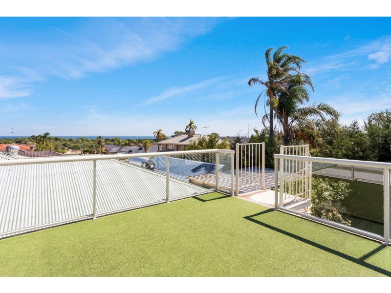 5 Nancy Way, Coogee WA 6166