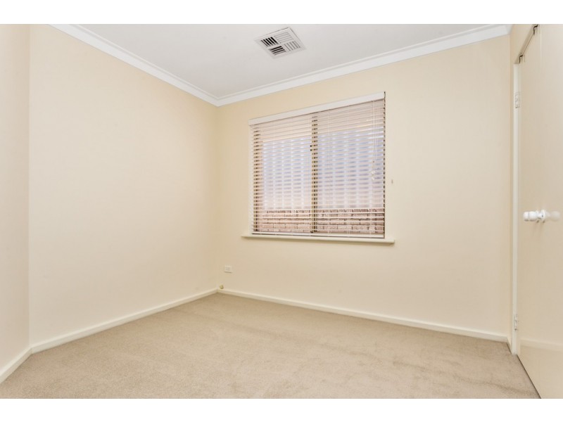 5 Nancy Way, Coogee WA 6166