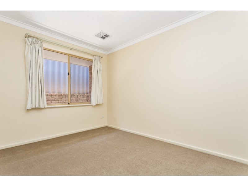5 Nancy Way, Coogee WA 6166