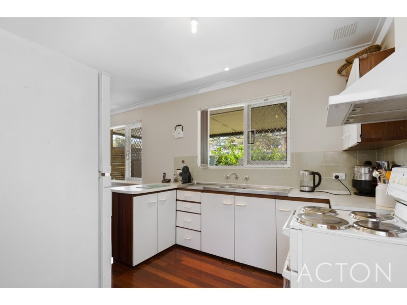 42 Edeline Street, Spearwood WA 6163