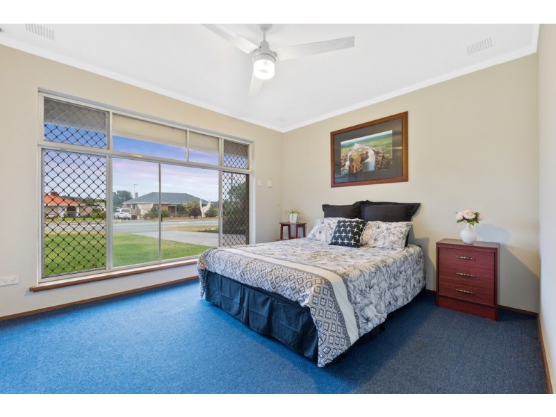 62 Hamilton Road, Hamilton Hill WA 6163