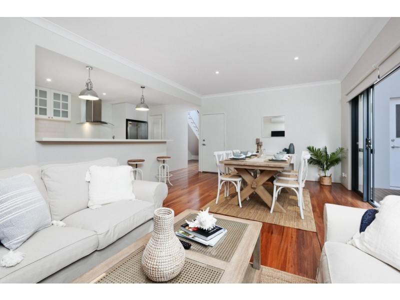 44 Lullworth Terrace, North Coogee WA 6163