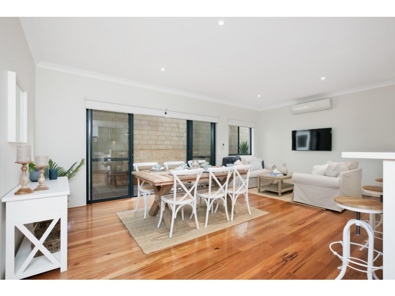 44 Lullworth Terrace, North Coogee WA 6163