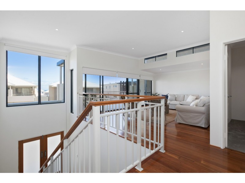 44 Lullworth Terrace, North Coogee WA 6163