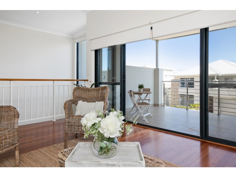 44 Lullworth Terrace, North Coogee WA 6163