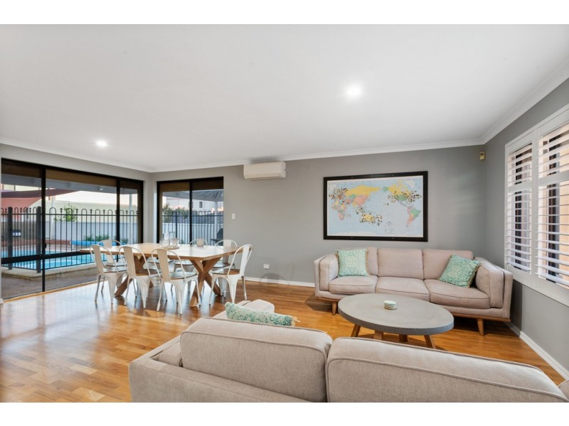 18 Careening Way, Coogee WA 6166