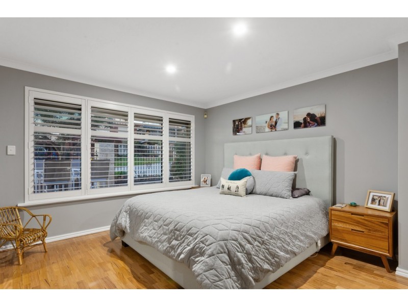 18 Careening Way, Coogee WA 6166