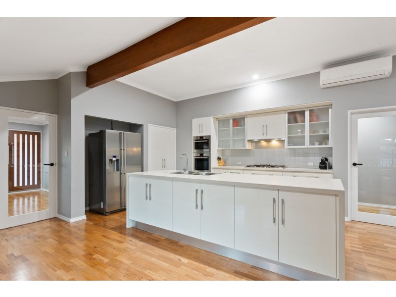 18 Careening Way, Coogee WA 6166