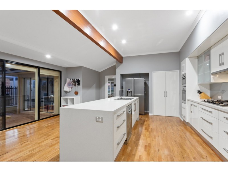 18 Careening Way, Coogee WA 6166