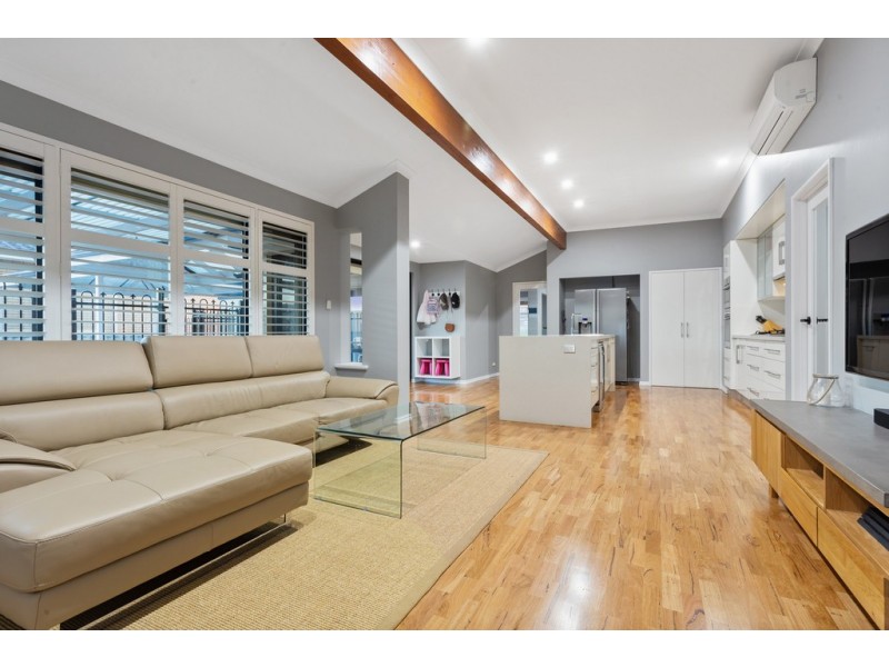 18 Careening Way, Coogee WA 6166