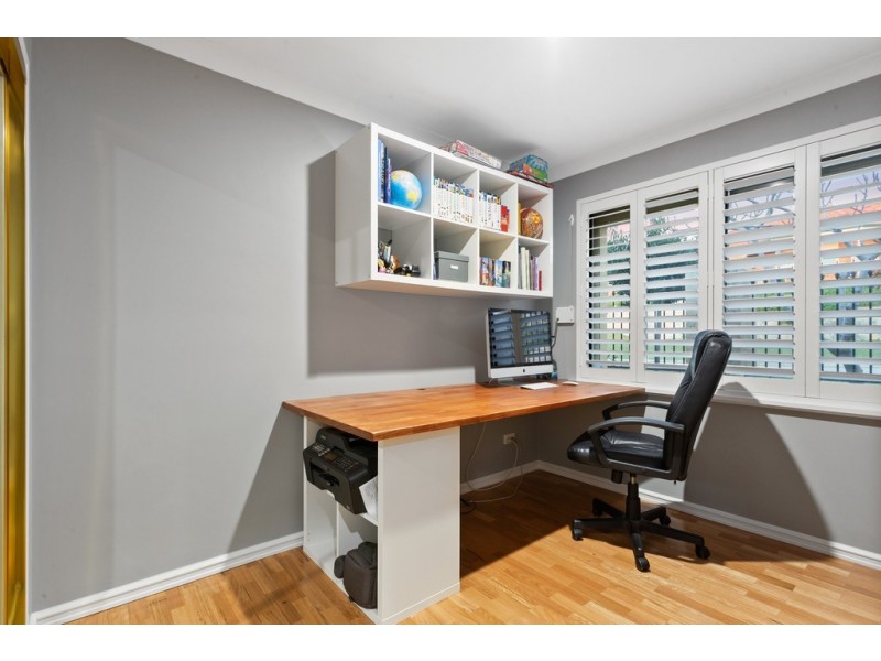 18 Careening Way, Coogee WA 6166