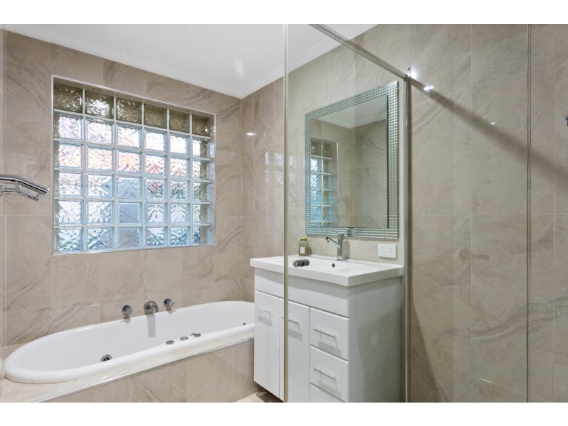 18 Careening Way, Coogee WA 6166