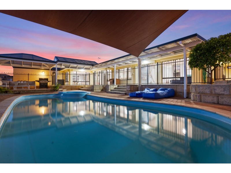 18 Careening Way, Coogee WA 6166