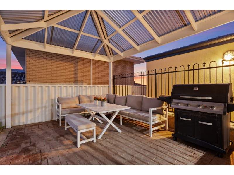 18 Careening Way, Coogee WA 6166