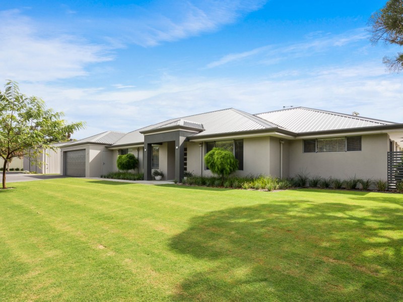 37 Frayne Place, Wandi WA 6167