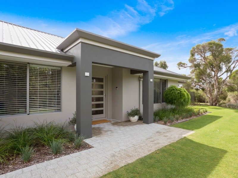 37 Frayne Place, Wandi WA 6167