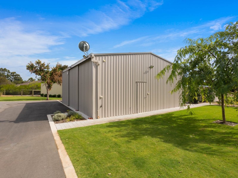 37 Frayne Place, Wandi WA 6167