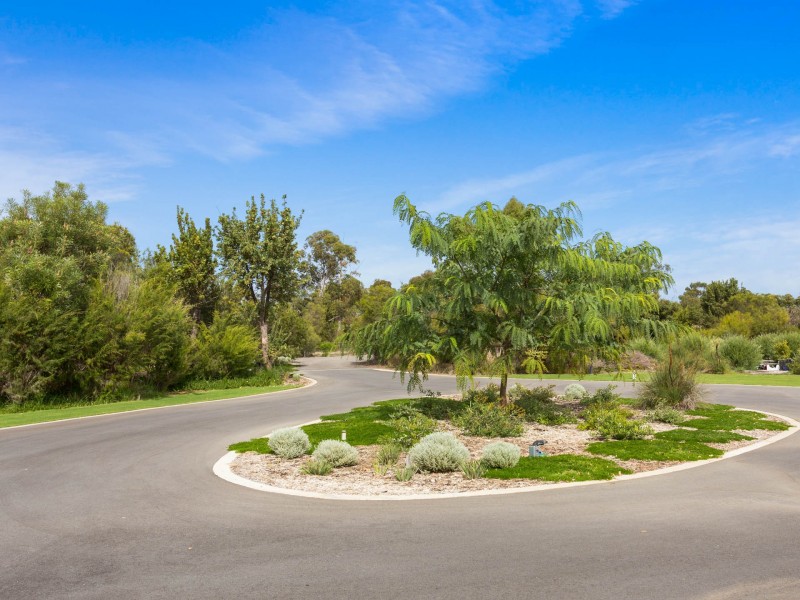 37 Frayne Place, Wandi WA 6167