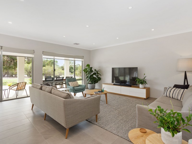 37 Frayne Place, Wandi WA 6167