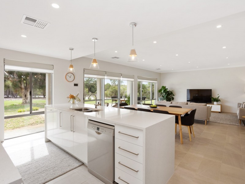 37 Frayne Place, Wandi WA 6167