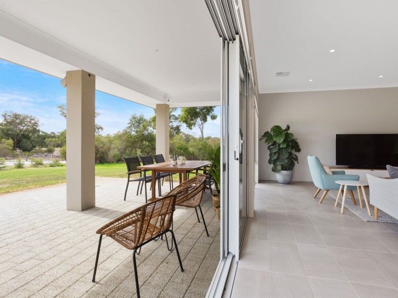 37 Frayne Place, Wandi WA 6167