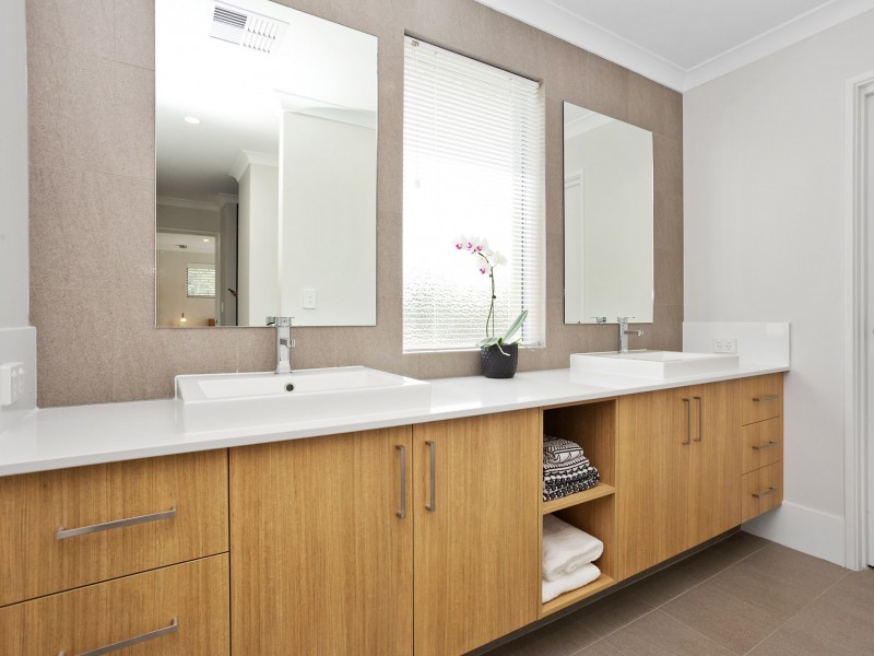 37 Frayne Place, Wandi WA 6167