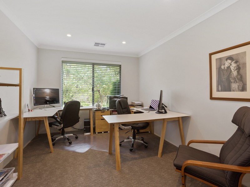 37 Frayne Place, Wandi WA 6167