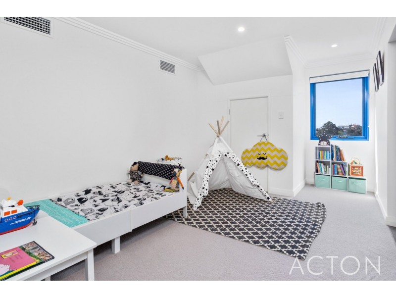 6/12 Boyd Crescent, Hamilton Hill WA 6163