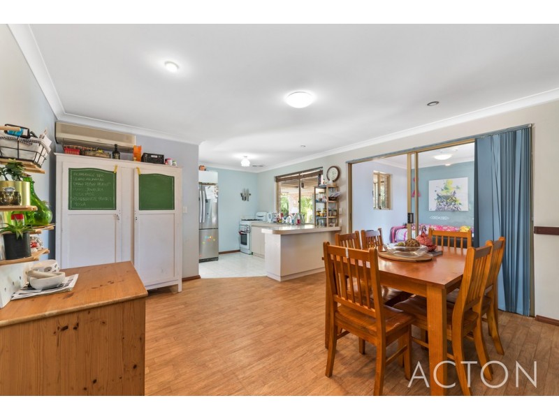 11 Salvia Court, Yangebup WA 6164