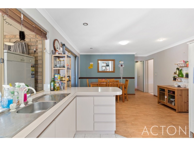 11 Salvia Court, Yangebup WA 6164