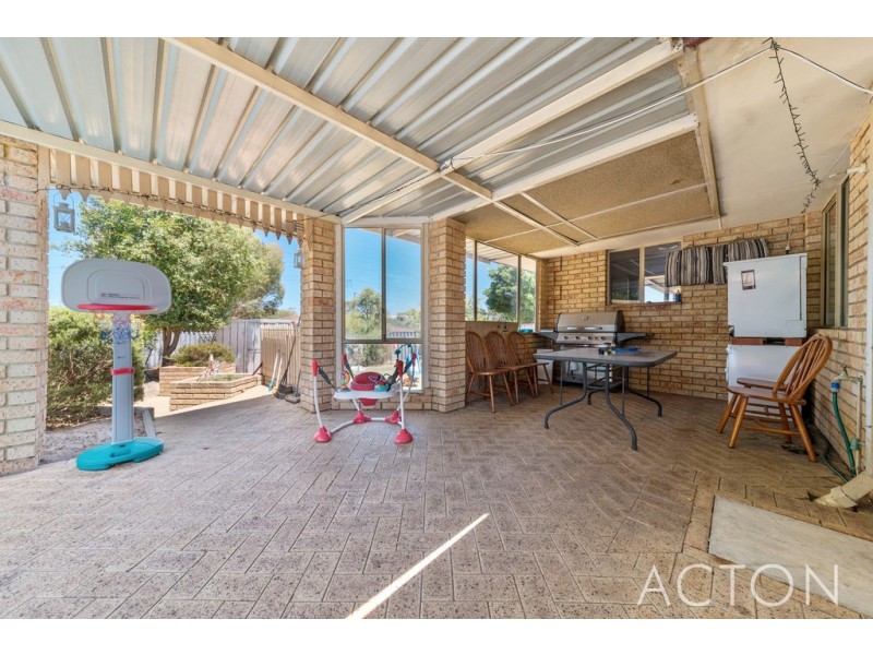 11 Salvia Court, Yangebup WA 6164