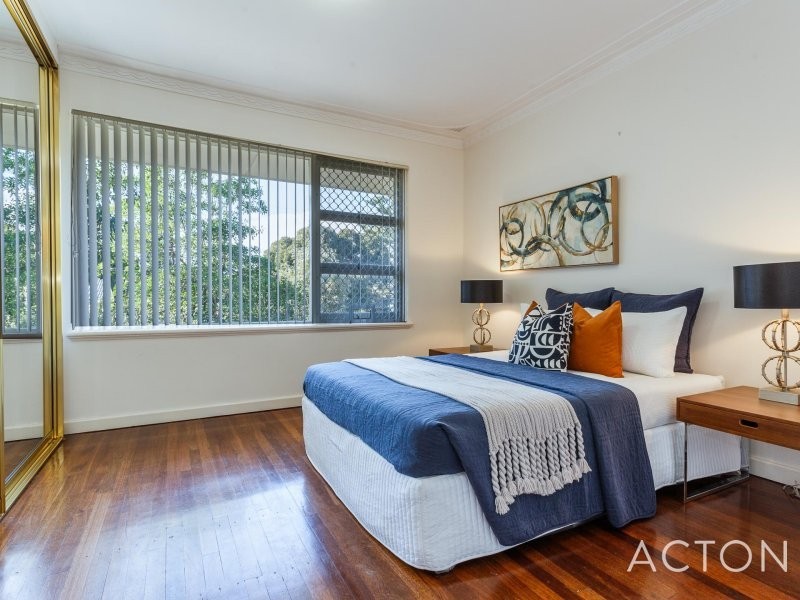 11 Dadley Street, Hamilton Hill WA 6163