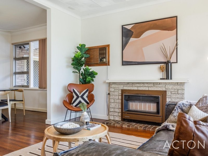 11 Dadley Street, Hamilton Hill WA 6163