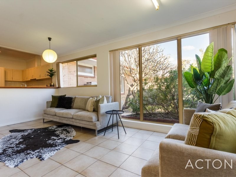 11 Dadley Street, Hamilton Hill WA 6163