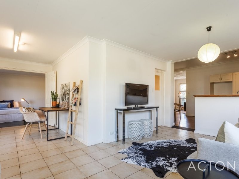 11 Dadley Street, Hamilton Hill WA 6163