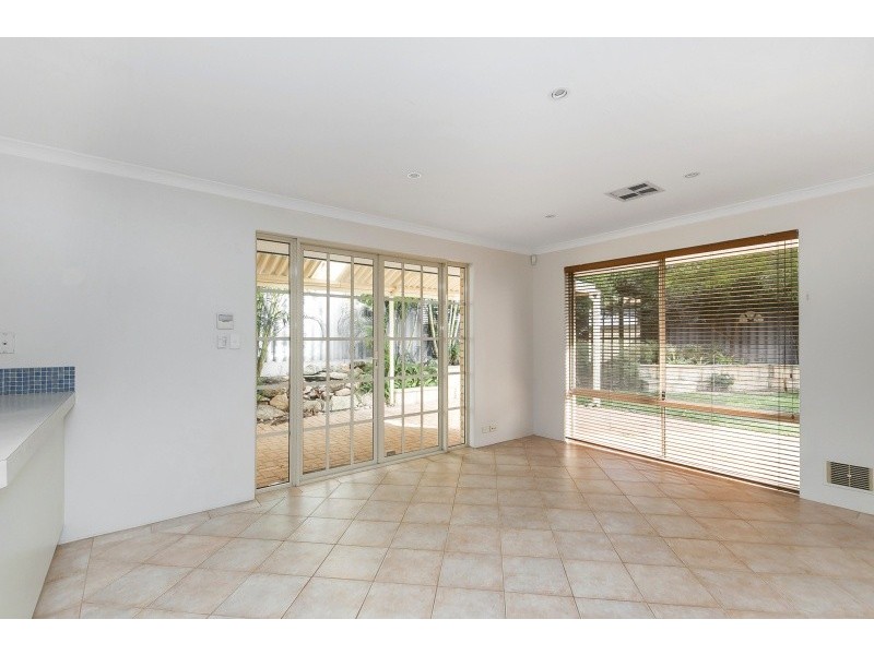 22 Thornbill Loop, Beeliar WA 6164