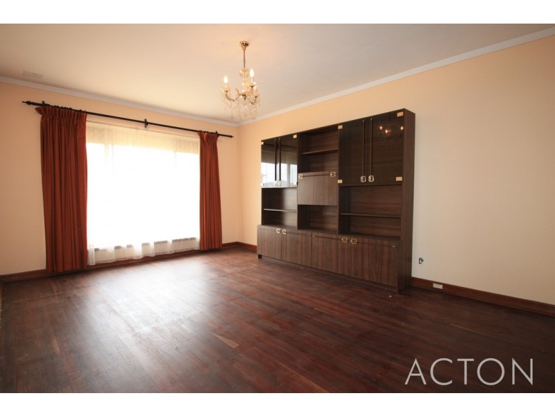 17 Vernon Place, Spearwood WA 6163