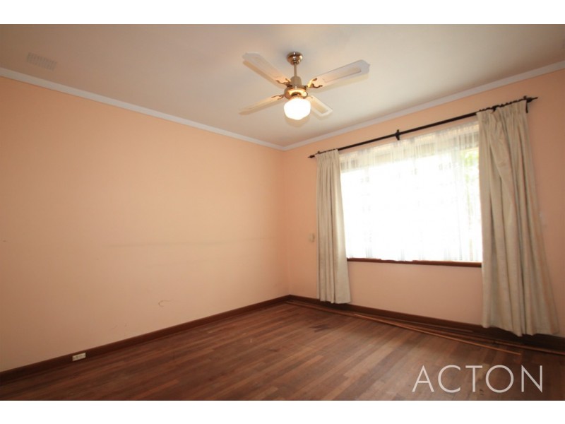 17 Vernon Place, Spearwood WA 6163