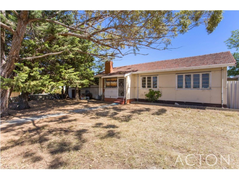 30 Winterfold Road, Hilton WA 6163