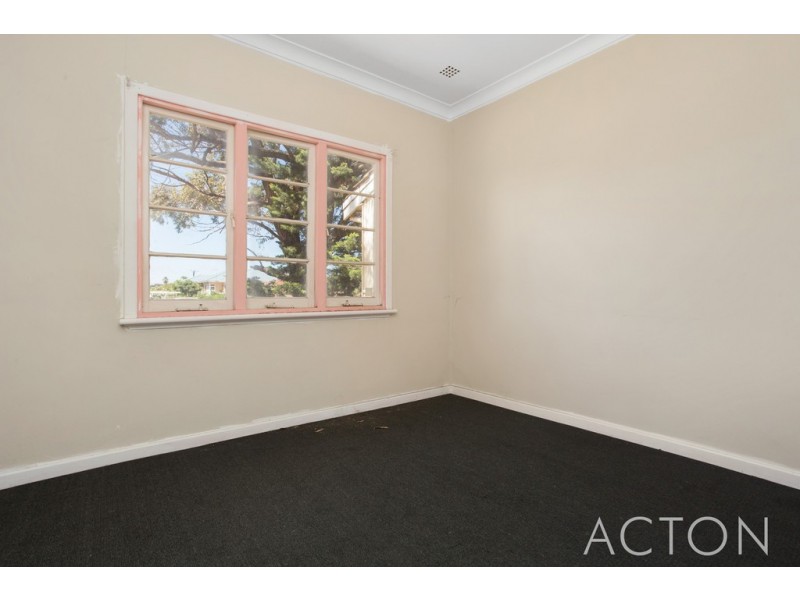 30 Winterfold Road, Hilton WA 6163