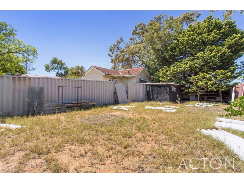 30 Winterfold Road, Hilton WA 6163