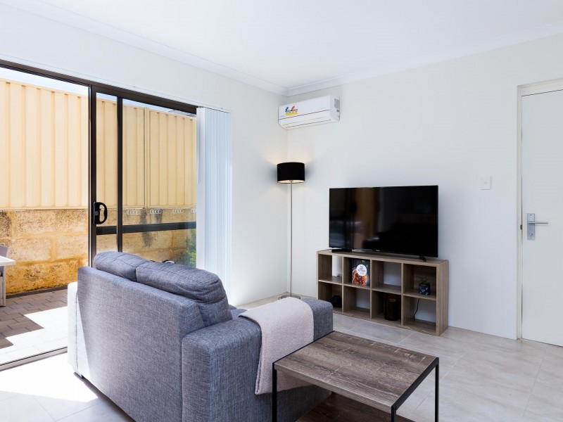 2/11 Scales Way, Spearwood WA 6163